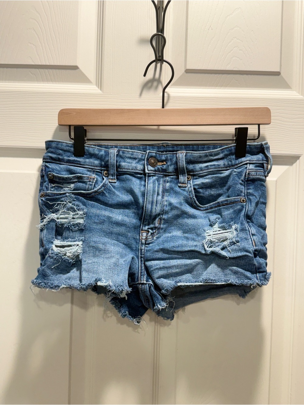 American Eagle Floral Embroidered Next Level Stretch Shortie Size 6 - Picture 2 of 11